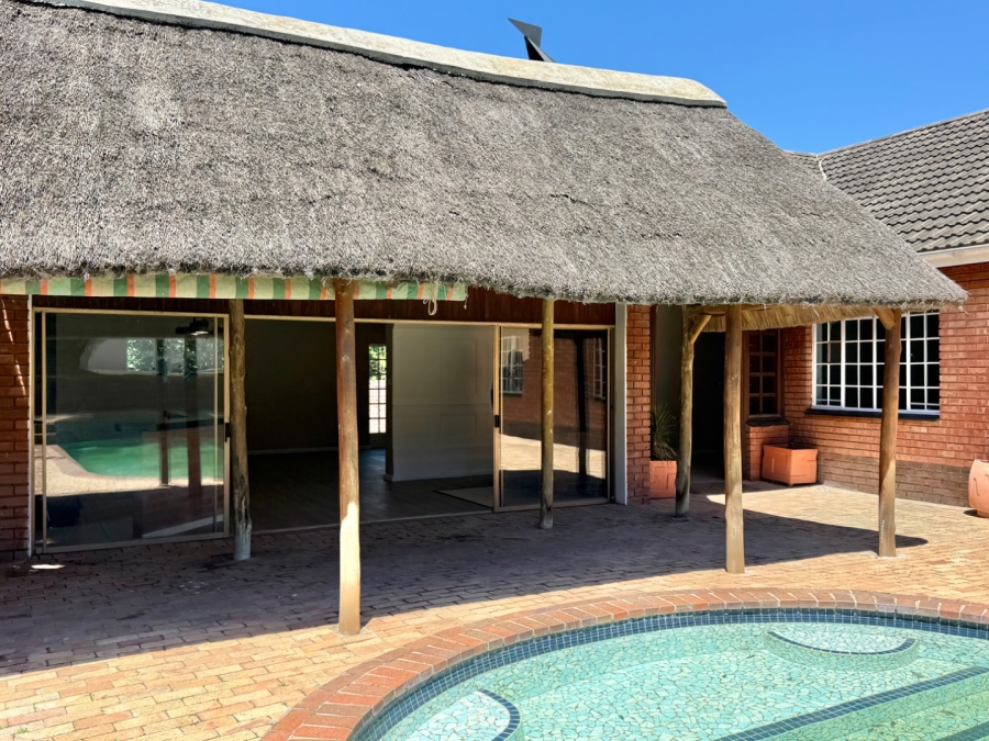 5 Bedroom Property for Sale in Bluewater Bay Eastern Cape